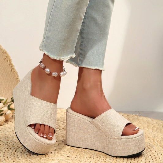Öppna slip-on-sandaler med kilklack för kvinnor