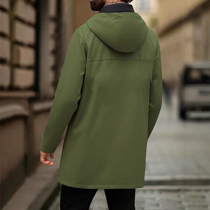 Mellomlang vindjakke i trench-stil med hette for menn