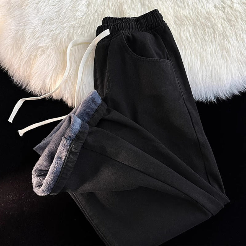 Rette denim-jeans med varmt fôr for kvinner