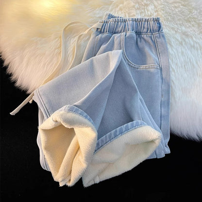 Rette denim-jeans med varmt fôr for kvinner